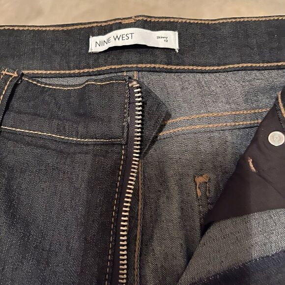 Nine West zipped up jeans - Picture 2 of 3